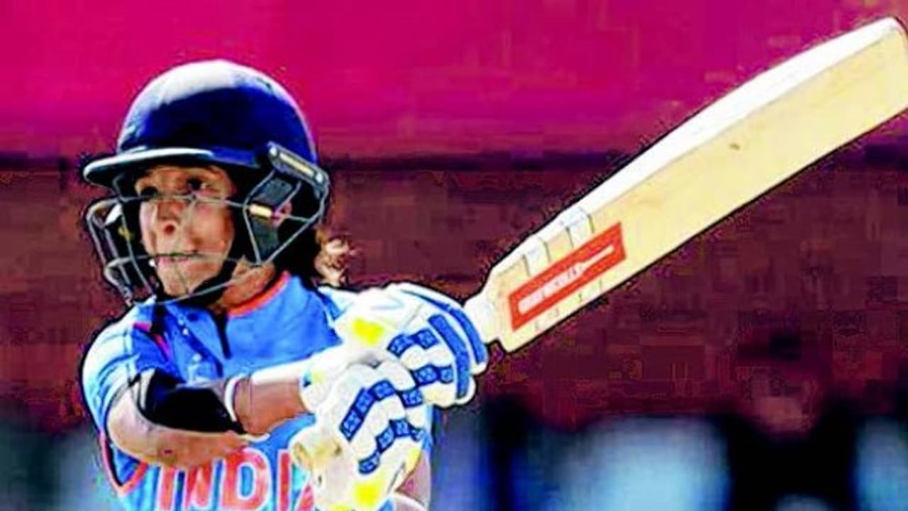 சிறந்த பேட்ஸ் உமனுக்கான விருதை வென்றார் இந்தியாவின் ஹர்மன்பிரீத் கௌர்... சிறந்த பேட்ஸ் உமனுக்கான விருதை வென்றார் இந்தியாவின் ஹர்மன்பிரீத் கௌர்...