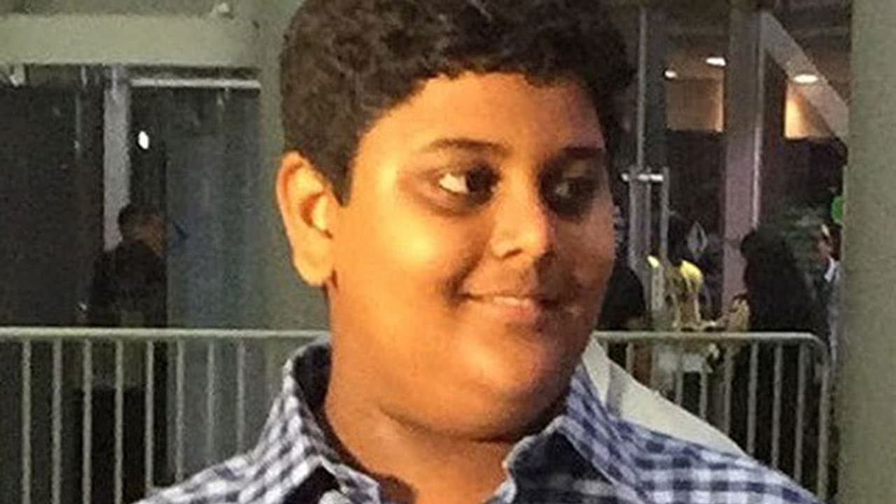 అర్దరాత్రి హుటాహుటిన హాస్పిటల్ కు...కేసీఆర్ మనవడు హిమాన్షుకు గాయాలు అర్దరాత్రి హుటాహుటిన హాస్పిటల్ కు...కేసీఆర్ మనవడు హిమాన్షుకు గాయాలు