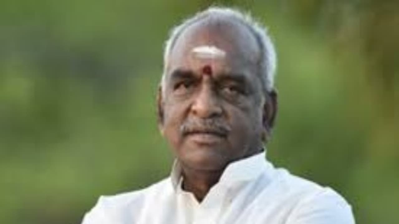 மக்கள் பிரச்சனைகள் குறித்து தமிழக அமைச்சர்கள் கவலைப்படுவதில்லை !! போட்டுத் தாக்கும் பொன்.ராதாகிருஷ்ணன் !!! மக்கள் பிரச்சனைகள் குறித்து தமிழக அமைச்சர்கள் கவலைப்படுவதில்லை !! போட்டுத் தாக்கும் பொன்.ராதாகிருஷ்ணன் !!!