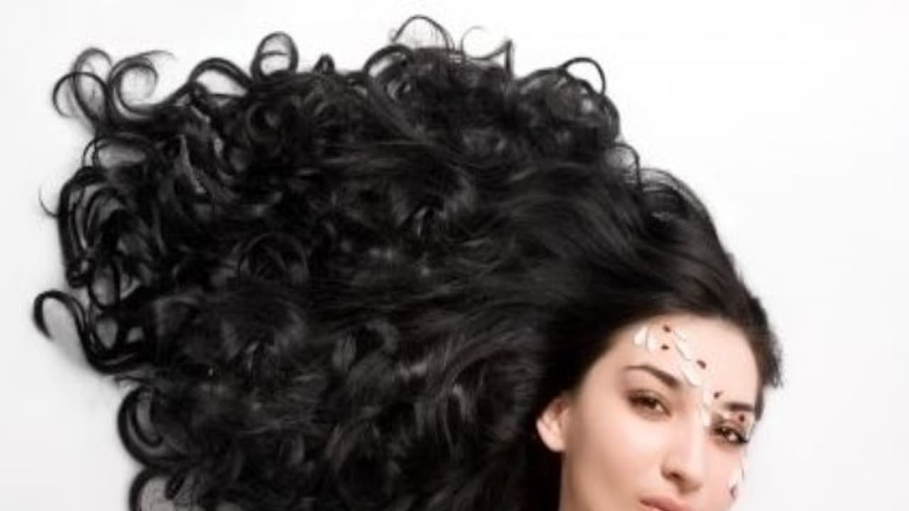 தலைமுடி வளர்ச்சியை அதிகரிக்க பச்சை மிளகாய் உதவும் நம்ப முடியலையா? அட நம்புங்க! தலைமுடி வளர்ச்சியை அதிகரிக்க பச்சை மிளகாய் உதவும் நம்ப முடியலையா? அட நம்புங்க!