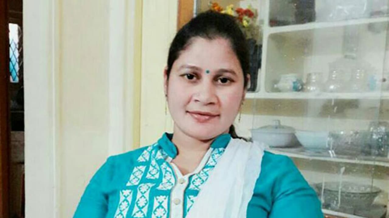 డ్రంకన్ డ్రైవ్ కి యువతి బలి (వీడియో) డ్రంకన్ డ్రైవ్ కి యువతి బలి (వీడియో)