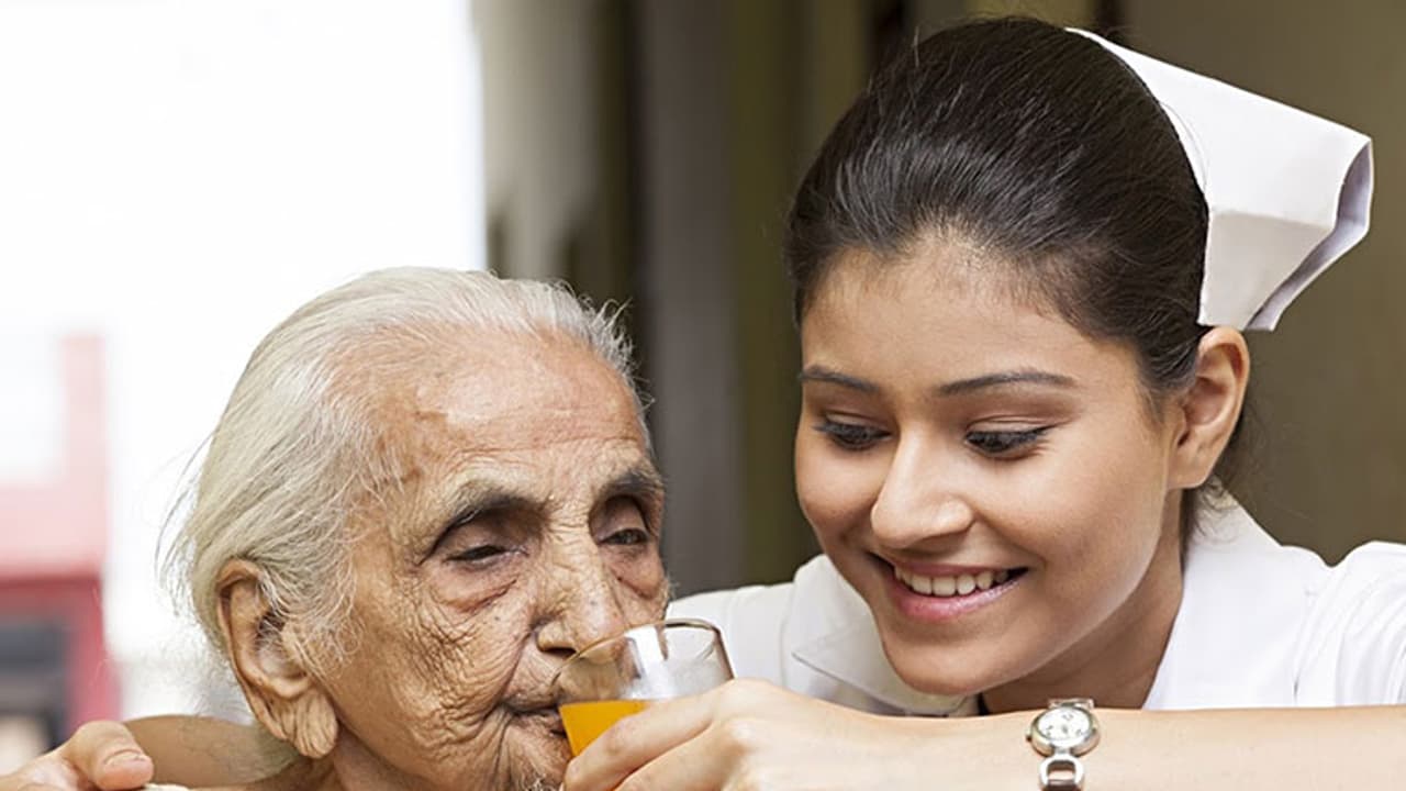 'മാലാഖ'മാരെയും കൈവിടില്ല; വിദേശ ജോലിക്കായി നഴ്സുമാര്ക്ക് ക്രാഷ് കോഴ്സ് 'മാലാഖ'മാരെയും കൈവിടില്ല; വിദേശ ജോലിക്കായി നഴ്സുമാര്ക്ക് ക്രാഷ് കോഴ്സ്