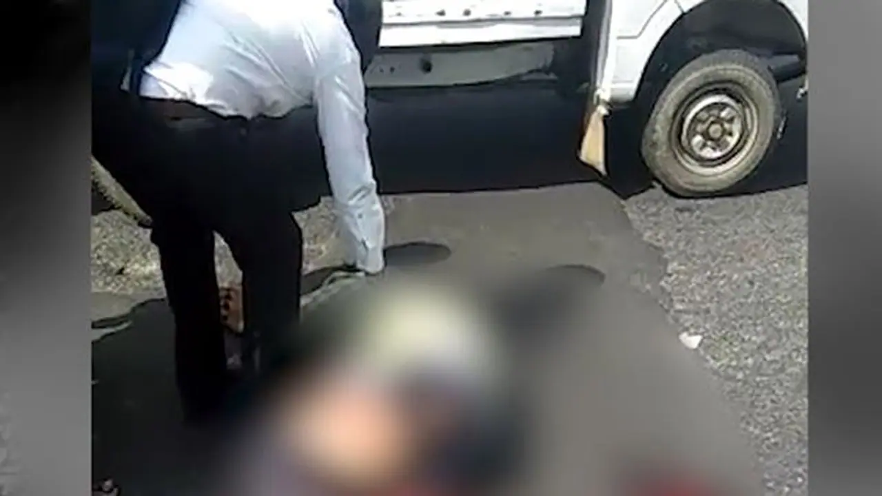 రోడ్డు ప్రమాదంలో సాఫ్ట్ వేర్ ఉద్యోగిని మృతి రోడ్డు ప్రమాదంలో సాఫ్ట్ వేర్ ఉద్యోగిని మృతి