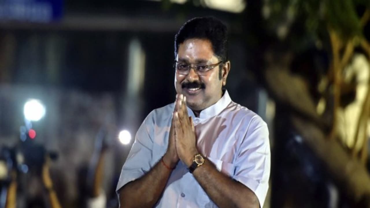 எம்.எல்.ஏ பதவியுடன் தலைமை செயலகத்தில் கால் பதிக்க இருக்கும் டிடிவி தினகரன் 29ஆம் தேதி பதவியேற்பு...! எம்.எல்.ஏ பதவியுடன் தலைமை செயலகத்தில் கால் பதிக்க இருக்கும் டிடிவி தினகரன் 29ஆம் தேதி பதவியேற்பு...!