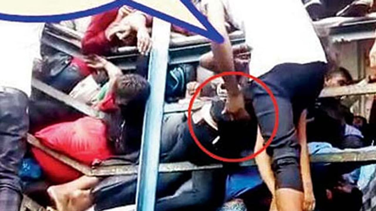 Mumbai stampede: Was dying woman molested by bystander? [Video]