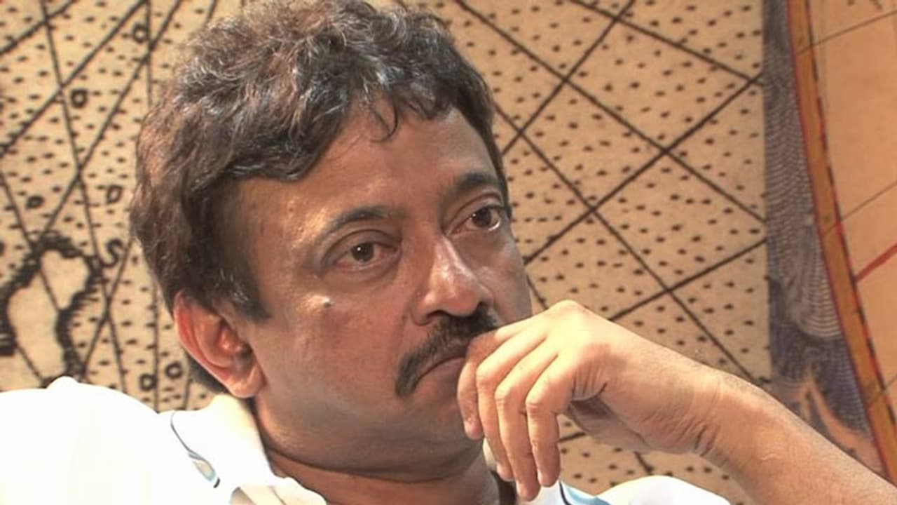 ಸೆಕ್ಸಿಸ್ಟ್ ಟ್ವೀಟ್: ರಾಮ್ ಗೋಪಾಲ್ ವರ್ಮಾ ಕ್ಷಮೆಯಾಚನೆ ಸೆಕ್ಸಿಸ್ಟ್ ಟ್ವೀಟ್: ರಾಮ್ ಗೋಪಾಲ್ ವರ್ಮಾ ಕ್ಷಮೆಯಾಚನೆ