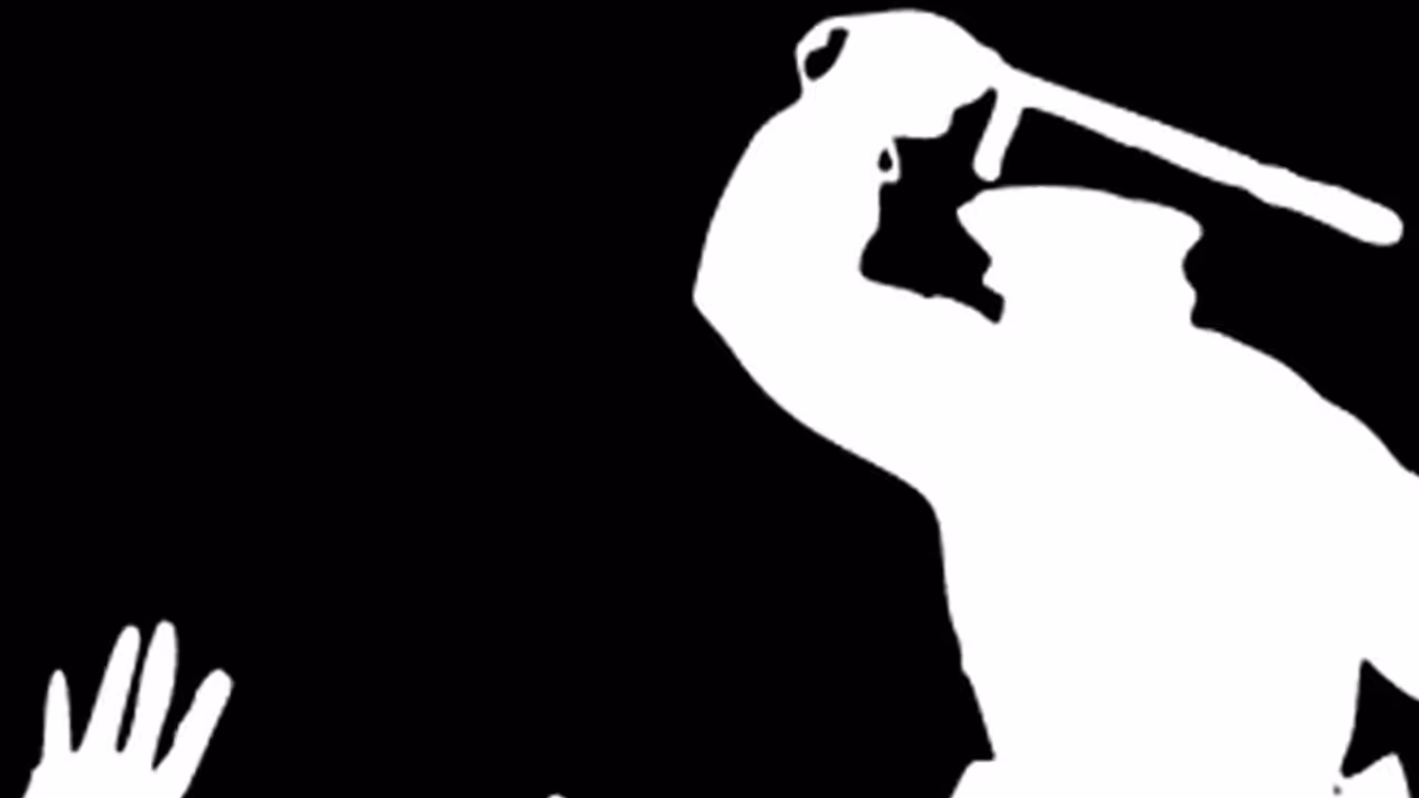 ತಂದೆ, ಮಗನನ್ನು ಥಳಿಸಿದ ಪೊಲೀಸರಿಗೆ ಭಾರೀ ದಂಡ! ತಂದೆ, ಮಗನನ್ನು ಥಳಿಸಿದ ಪೊಲೀಸರಿಗೆ ಭಾರೀ ದಂಡ!