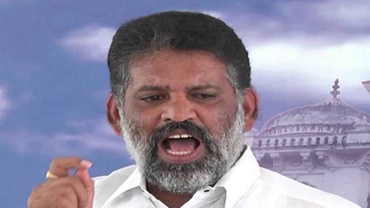 చంద్రబాబుకు చెవిరెడ్డి భాస్కర్ రెడ్డి సలహా: శ్రీకాంత్ రెడ్డి మాట ఇదీ.. చంద్రబాబుకు చెవిరెడ్డి భాస్కర్ రెడ్డి సలహా: శ్రీకాంత్ రెడ్డి మాట ఇదీ..