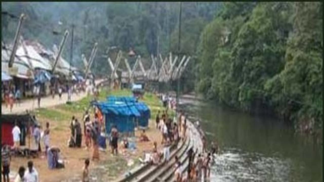 Heavy Rains : పొంగిపొర్లుతున్న పంబా నది.. శబరిమల యాత్రకు బ్రేక్..అదేశాలు జారీ...