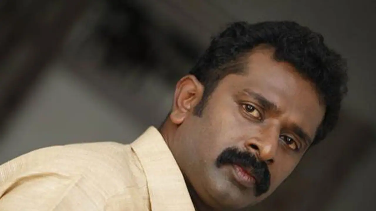 നഗ്നതാ പ്രദര്ശന കേസിൽ നടൻ ശ്രീജിത്ത് രവിയെ കുടുക്കിയത് കറുത്ത സഫാരി കാറും സിസിടിവിയും നഗ്നതാ പ്രദര്ശന കേസിൽ നടൻ ശ്രീജിത്ത് രവിയെ കുടുക്കിയത് കറുത്ത സഫാരി കാറും സിസിടിവിയും