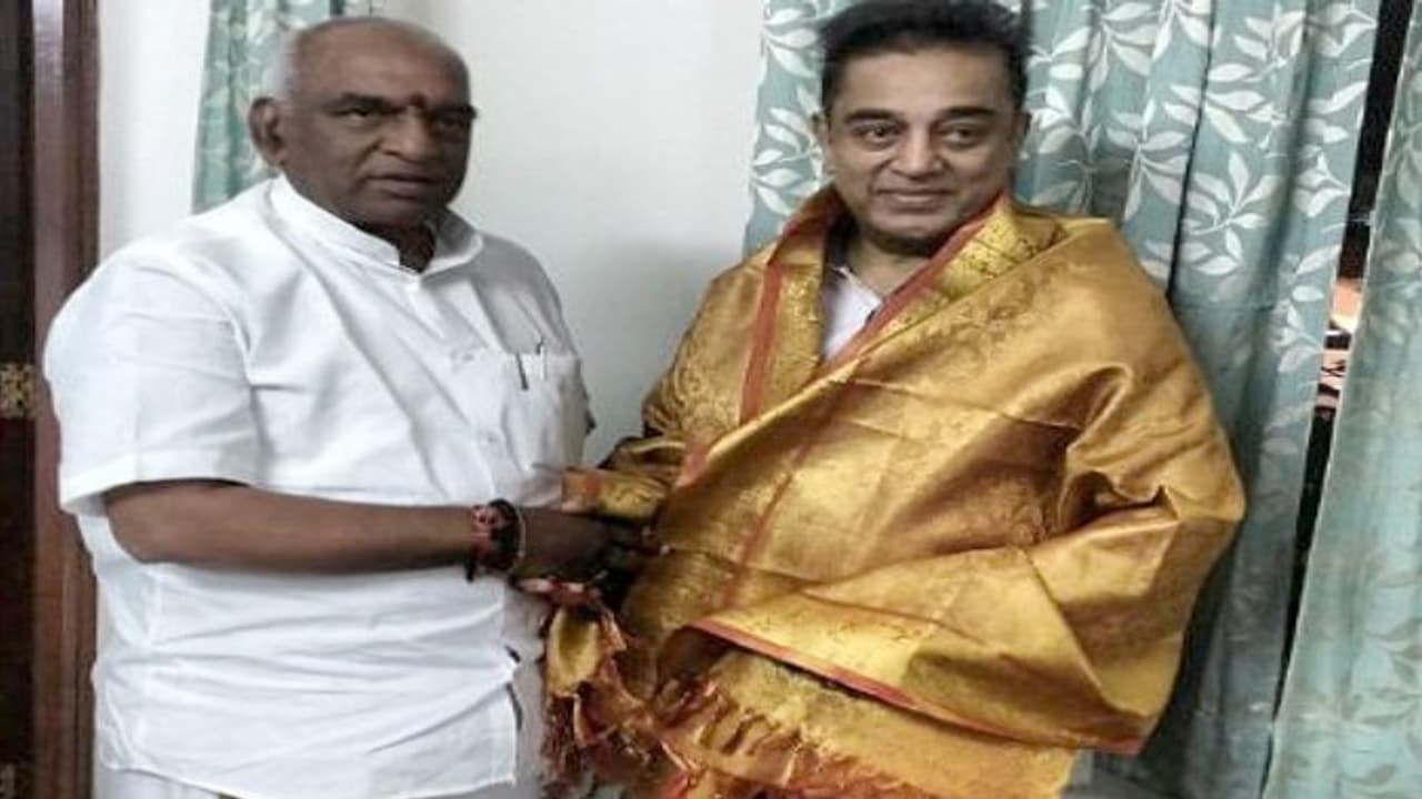 அரசியலில் குதிக்கிறார் கமல்... சந்தேகத்தை ஏற்படுத்திய மத்திய அமைச்சர் சந்திப்பு... அரசியலில் குதிக்கிறார் கமல்... சந்தேகத்தை ஏற்படுத்திய மத்திய அமைச்சர் சந்திப்பு...