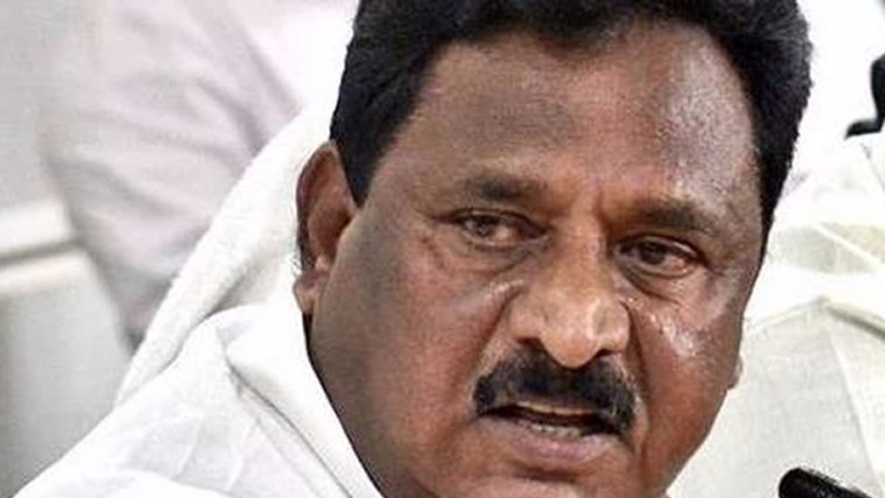 ప్రమోషన్లపై తేల్చుకుందామా, నేను రెడీ: జగన్ కి హోంశాఖ మంత్రి చినరాజప్ప సవాల్ ప్రమోషన్లపై తేల్చుకుందామా, నేను రెడీ: జగన్ కి హోంశాఖ మంత్రి చినరాజప్ప సవాల్