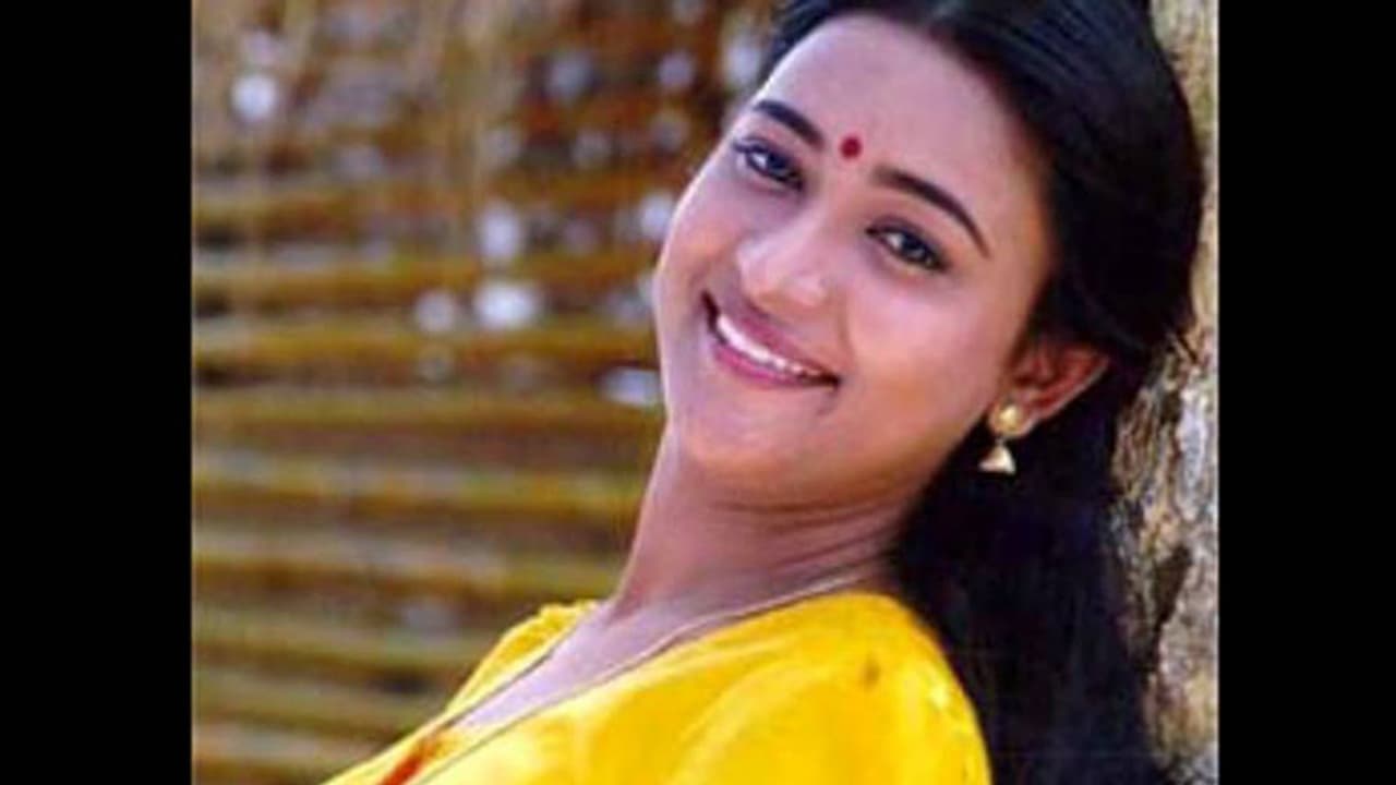 വിവാഹത്തിന് വേണ്ടി മതം മാറിയോ? നടി മാതുവെളിപ്പെടുത്തുന്നു വിവാഹത്തിന് വേണ്ടി മതം മാറിയോ? നടി മാതുവെളിപ്പെടുത്തുന്നു