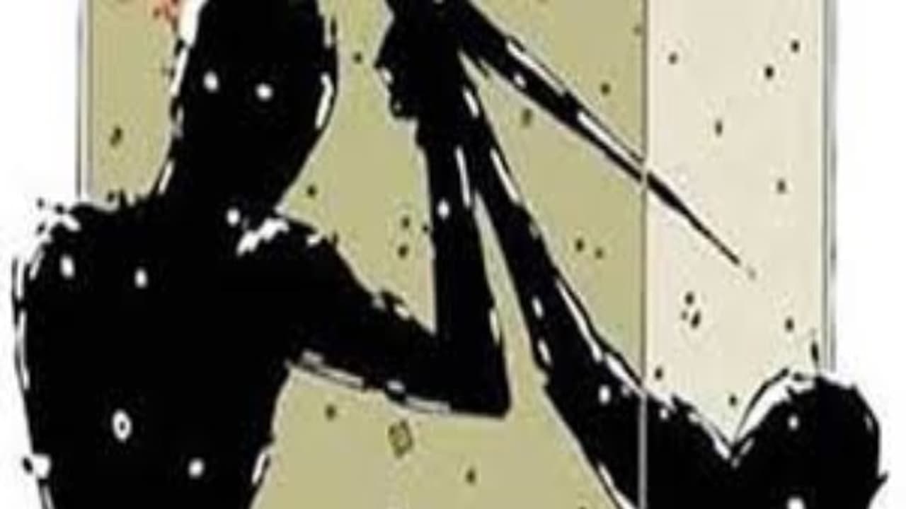 அமைதிப்பூங்காவாய் திகழ்கிறதாம் தமிழகம்! ஆனால் ஓசூரில் மட்டும் எக்கச்சக்க கொலைகள்: கிலிகிளப்பும் கிருஷ்ணகிரி. அமைதிப்பூங்காவாய் திகழ்கிறதாம் தமிழகம்! ஆனால் ஓசூரில் மட்டும் எக்கச்சக்க கொலைகள்: கிலிகிளப்பும் கிருஷ்ணகிரி.