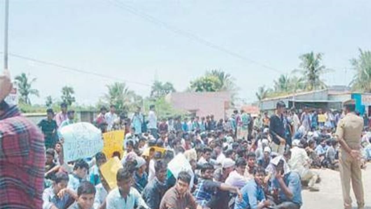 நீட்டுக்கு எதிராக போராட்டம்; 81 பேரை கைது செய்ய நீதிமன்றம் உத்தரவு!