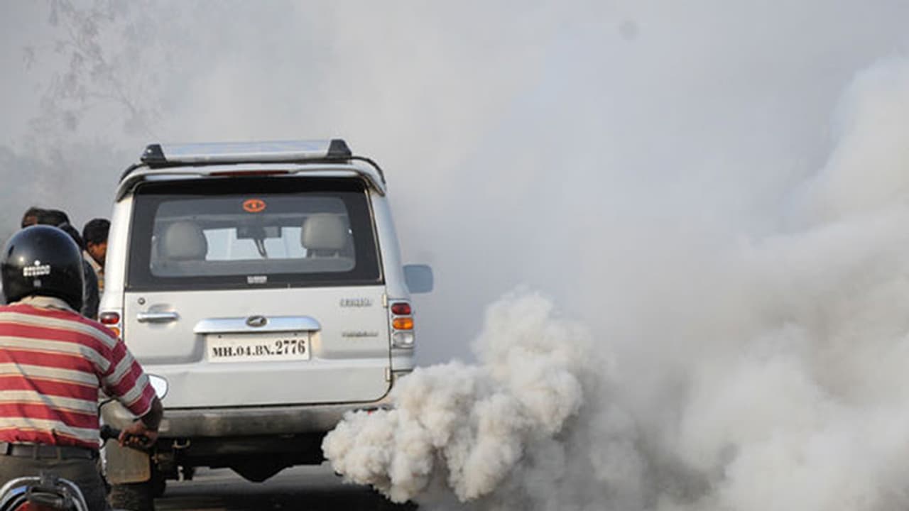 പുക സര്‍ട്ടിഫിക്കേറ്റ് ഇനി ഓണ്‍ലൈന്‍ മാത്രം, ഈ വാഹനങ്ങളുടെ കാര്യം കട്ടപ്പുക!