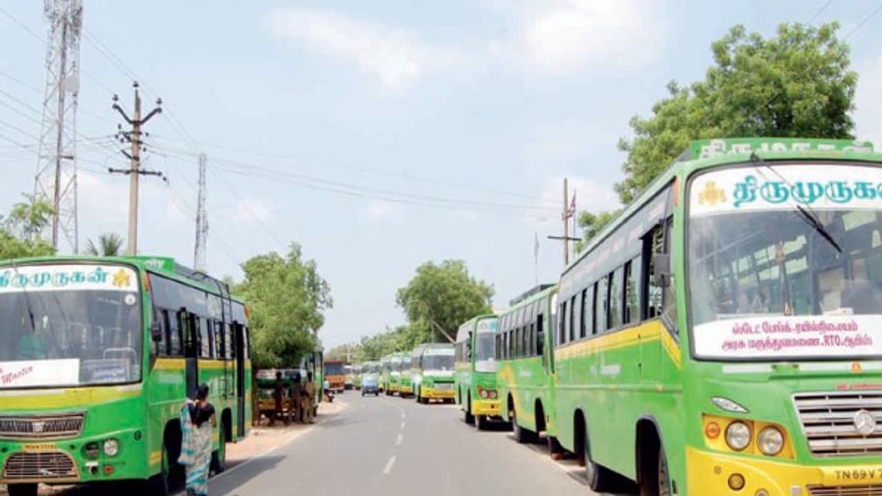 தூத்துக்குடியில் மினி பேருந்துகள் வேலைநிறுத்தம்; மக்கள் பெரும் அவதி…