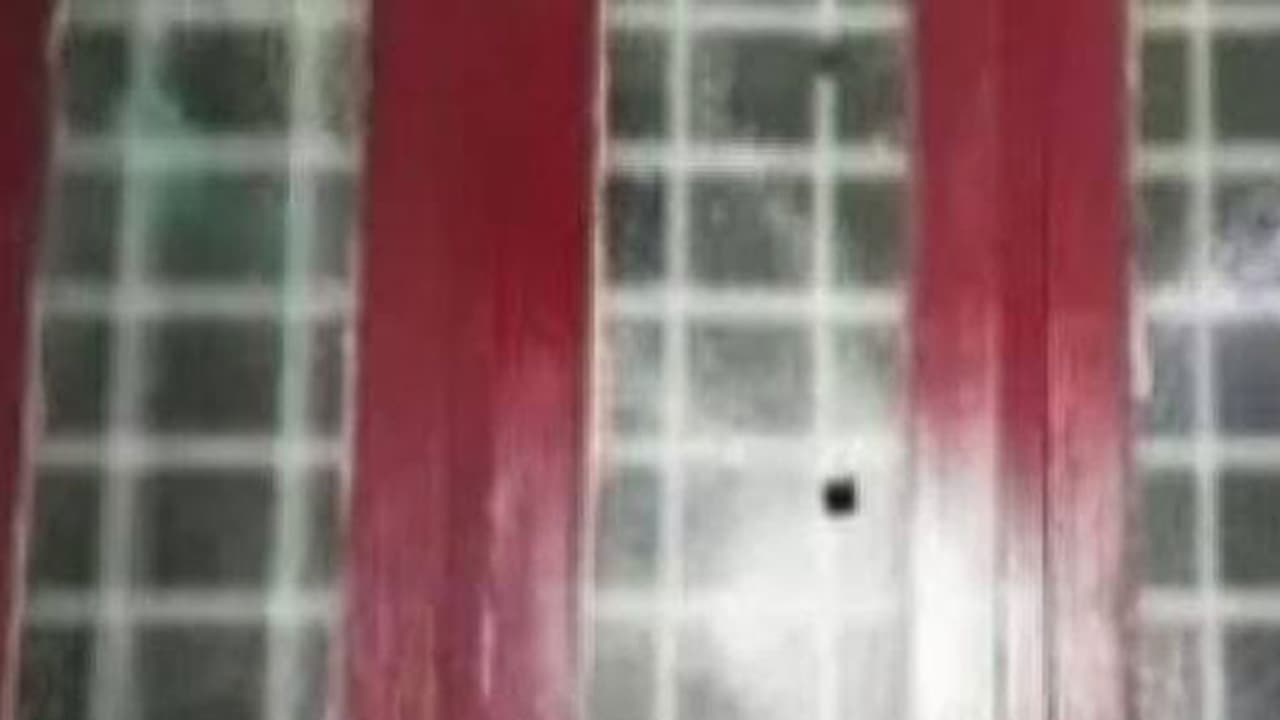 കറുത്ത സ്റ്റിക്കറുകള്; പിന്നില് സിസിടിവി വില്പ്പനക്കാരെന്ന് സൂചന കറുത്ത സ്റ്റിക്കറുകള്; പിന്നില് സിസിടിവി വില്പ്പനക്കാരെന്ന് സൂചന