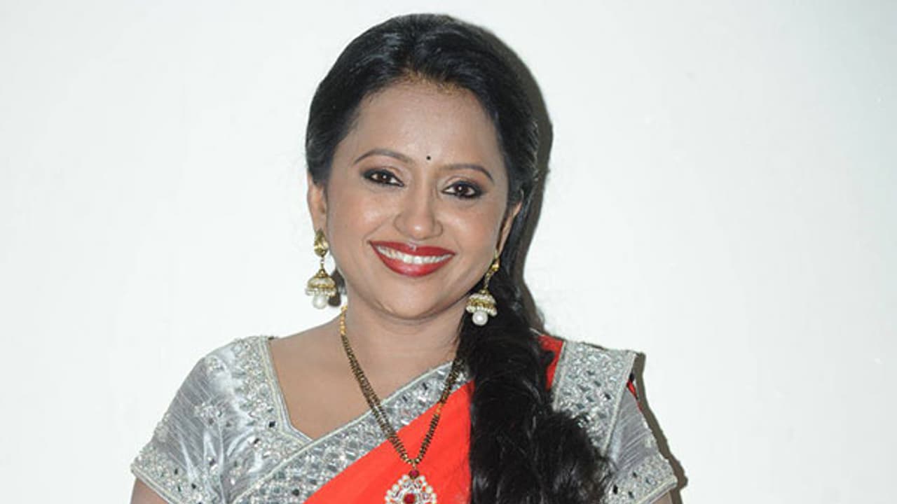 రెమ్యునరేషన్ పెంచేసిన యాంకర్ సుమ.. కారణమదేనా..? రెమ్యునరేషన్ పెంచేసిన యాంకర్ సుమ.. కారణమదేనా..?