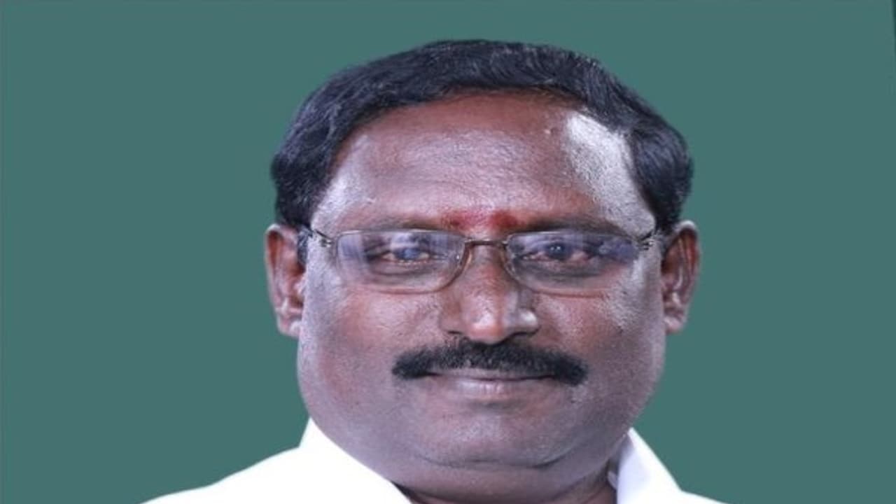 காமலாபுரம் விமான நிலையத்தில் இருந்து மீண்டும் விமான சேவை – வி.பன்னீர்செல்வம் எம்.பி அறிவிப்பு… காமலாபுரம் விமான நிலையத்தில் இருந்து மீண்டும் விமான சேவை – வி.பன்னீர்செல்வம் எம்.பி அறிவிப்பு…