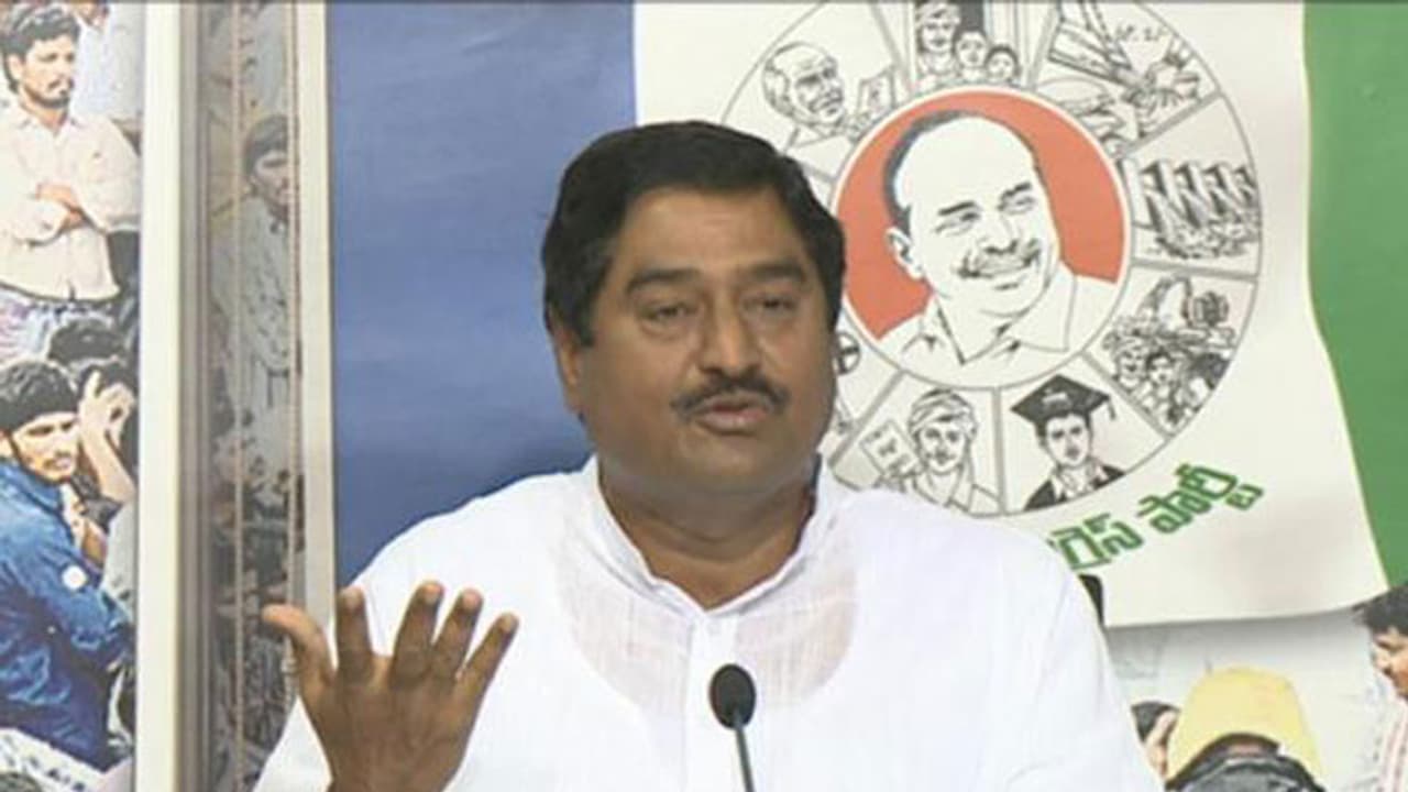 అలా చేసుంటే .. తెలంగాణ ప్రజలు విడిపోయేవారా : ధర్మాన ప్రసాదరావు సంచలన వ్యాఖ్యలు అలా చేసుంటే .. తెలంగాణ ప్రజలు విడిపోయేవారా : ధర్మాన ప్రసాదరావు సంచలన వ్యాఖ్యలు