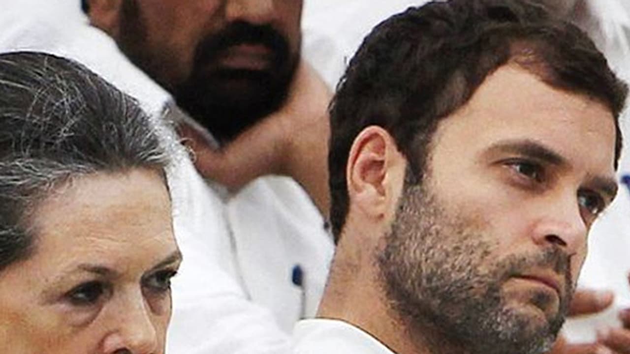 ರಾಹುಲ್'ಗೆ ಪಟ್ಟ; ಸೋನಿಯಾ ಕನ್'ಫ್ಯೂಷನ್; ಕಾರಣ ಏನು? ರಾಹುಲ್'ಗೆ ಪಟ್ಟ; ಸೋನಿಯಾ ಕನ್'ಫ್ಯೂಷನ್; ಕಾರಣ ಏನು?