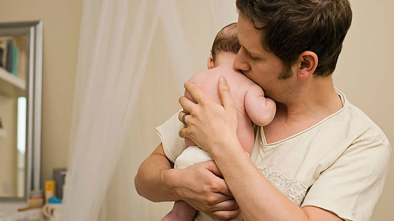 ರಾಜ್ಯ ಪುರುಷ ಸರ್ಕಾರಿ ನೌಕರರಿಗೆ ಗುಡ್ ನ್ಯೂಸ್, ಮಗುವಿನ ಆರೈಕೆಗೆ ಗರಿಷ್ಠ 6 ತಿಂಗಳು ರಜೆ ಸೌಲಭ್ಯ!