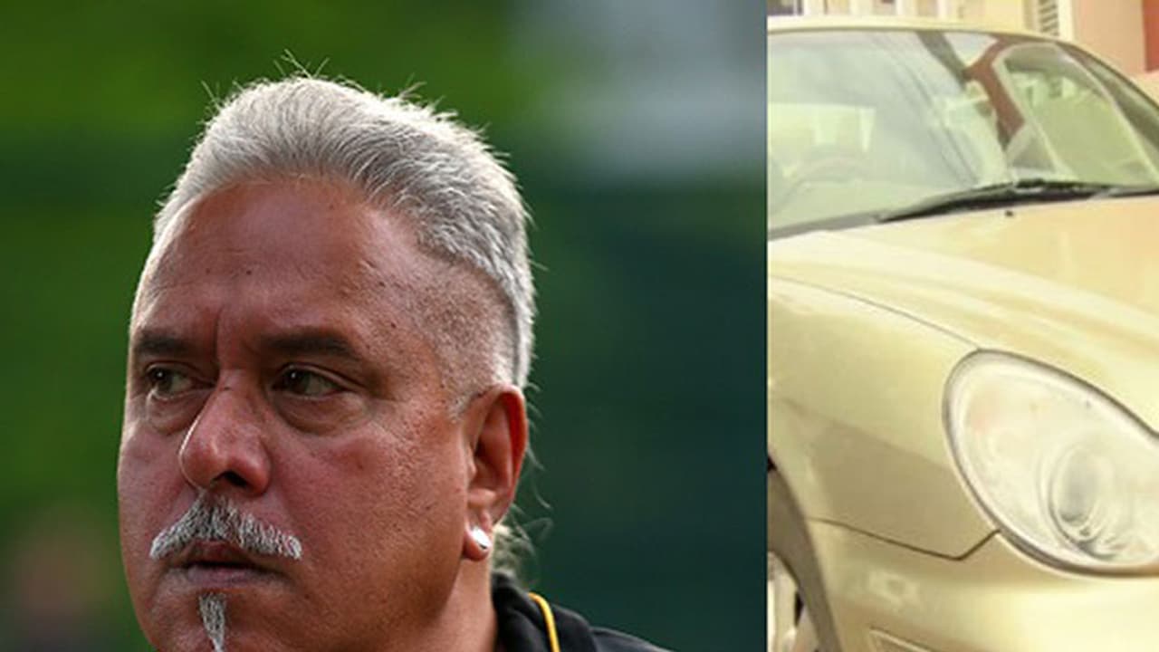 വിജയ് മല്യയുടെ 2 ആഢംബരകാറുകള് വെറും ഒന്നരലക്ഷം രൂപക്ക് സ്വന്തമാക്കിയ ഭാഗ്യവാന്! വിജയ് മല്യയുടെ 2 ആഢംബരകാറുകള് വെറും ഒന്നരലക്ഷം രൂപക്ക് സ്വന്തമാക്കിയ ഭാഗ്യവാന്!