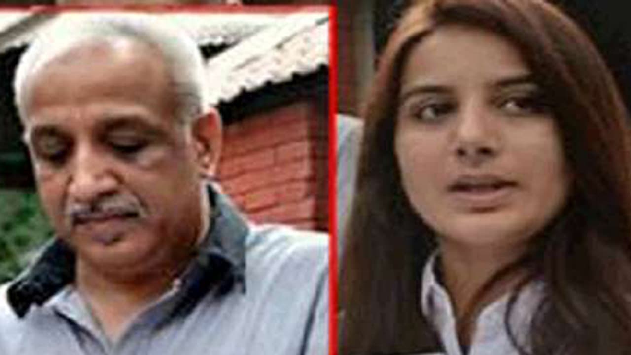 ಚೆಕ್'ಬೌನ್ಸ್: ಪೂಜಾ ಗಾಂಧಿ ಅಪ್ಪನಿಗಾಗಿ ಪೊಲೀಸರ ಹುಡುಕಾಟ ಚೆಕ್'ಬೌನ್ಸ್: ಪೂಜಾ ಗಾಂಧಿ ಅಪ್ಪನಿಗಾಗಿ ಪೊಲೀಸರ ಹುಡುಕಾಟ