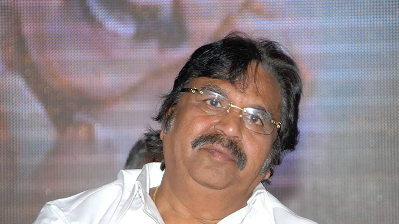 దాసరి ఇంటికి కోర్ట్ నోటీసులు.. రెండు వారాల గడువు