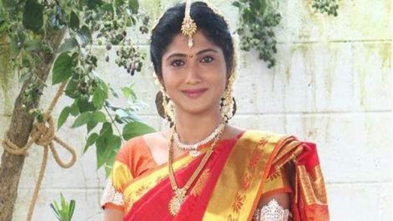 என் வளர்ச்சிக்கு பின்னால் இவர் தான்...! காதலனுடன் நெருக்கமான புகைப்படம் வெளியிட்ட ஜூலி...! என் வளர்ச்சிக்கு பின்னால் இவர் தான்...! காதலனுடன் நெருக்கமான புகைப்படம் வெளியிட்ட ஜூலி...!