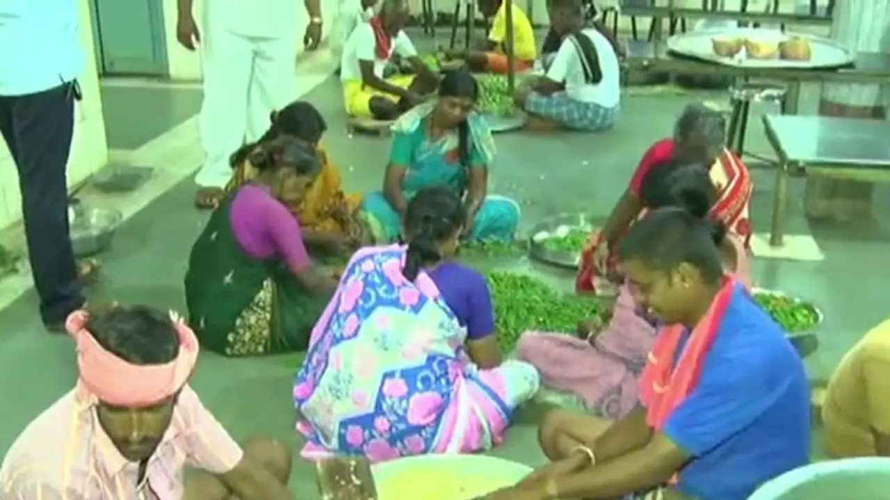 10 ಸಾವಿರ ಕಾರ್ಯಕರ್ತರಿಗಾಗಿ ತಯಾರಾದ ಊಟ ರಾತ್ರೋ ರಾತ್ರಿ ನಾಪತ್ತೆ! 10 ಸಾವಿರ ಕಾರ್ಯಕರ್ತರಿಗಾಗಿ ತಯಾರಾದ ಊಟ ರಾತ್ರೋ ರಾತ್ರಿ ನಾಪತ್ತೆ!