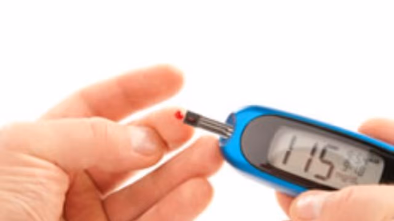 ஐந்தே நாட்களில் இரத்ததில் இருக்கும் சர்க்கரையின் அளவைக் குறைக்கலாம். எப்படி? ஐந்தே நாட்களில் இரத்ததில் இருக்கும் சர்க்கரையின் அளவைக் குறைக்கலாம். எப்படி?