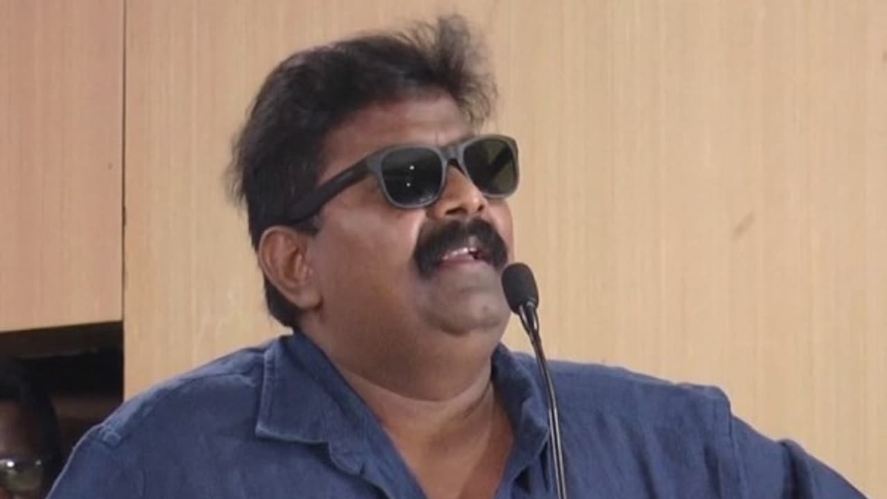 இளம் நடிகை மண்டையில் பூசணிக்காயை உடைத்திருப்பேன்! வாயை விட்டு சிக்கிய மிஷ்கின்! இளம் நடிகை மண்டையில் பூசணிக்காயை உடைத்திருப்பேன்! வாயை விட்டு சிக்கிய மிஷ்கின்!