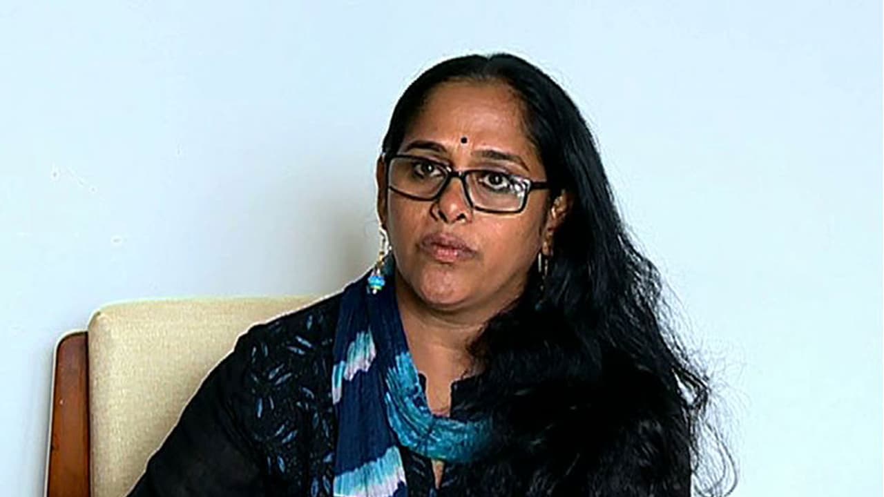 സജിതാ മഠത്തിലിനെ ആക്ഷേപിച്ച സംഭവം; കർശന നടപടിക്ക് വനിതാ കമ്മീഷൻ നിർദ്ദേശം സജിതാ മഠത്തിലിനെ ആക്ഷേപിച്ച സംഭവം; കർശന നടപടിക്ക് വനിതാ കമ്മീഷൻ നിർദ്ദേശം