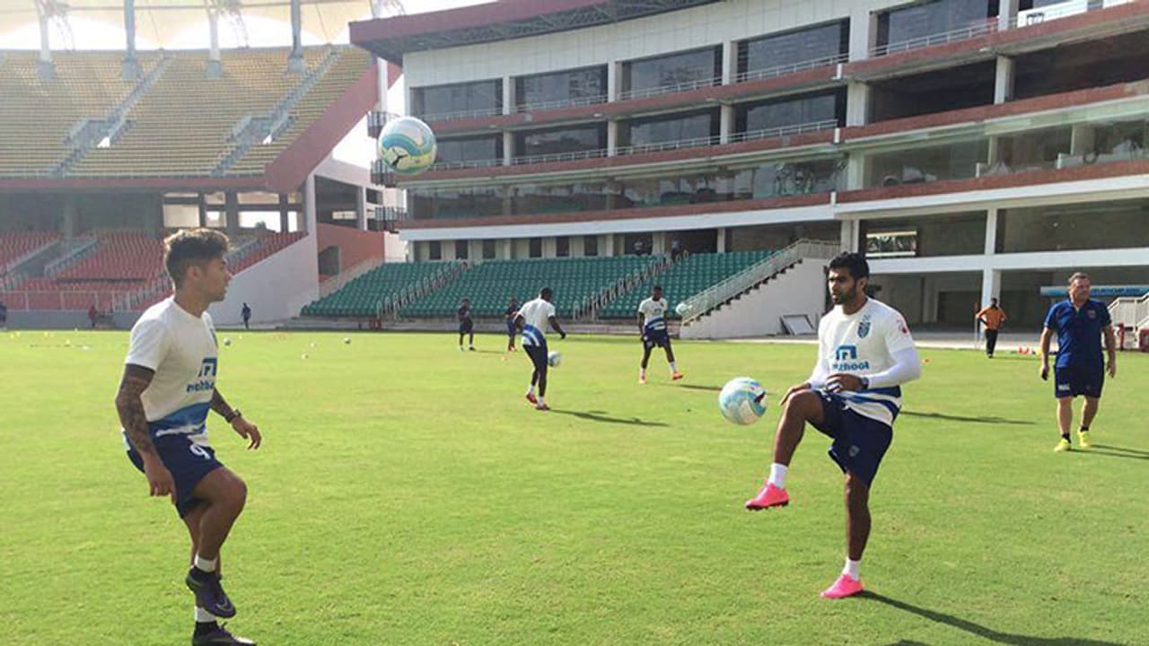ബ്ലാസ്റ്റേഴ്സിന് തിരിച്ചടി; അടുത്ത രണ്ടു കളിയിലും ഹ്യൂസ് കളിക്കില്ല ബ്ലാസ്റ്റേഴ്സിന് തിരിച്ചടി; അടുത്ത രണ്ടു കളിയിലും ഹ്യൂസ് കളിക്കില്ല