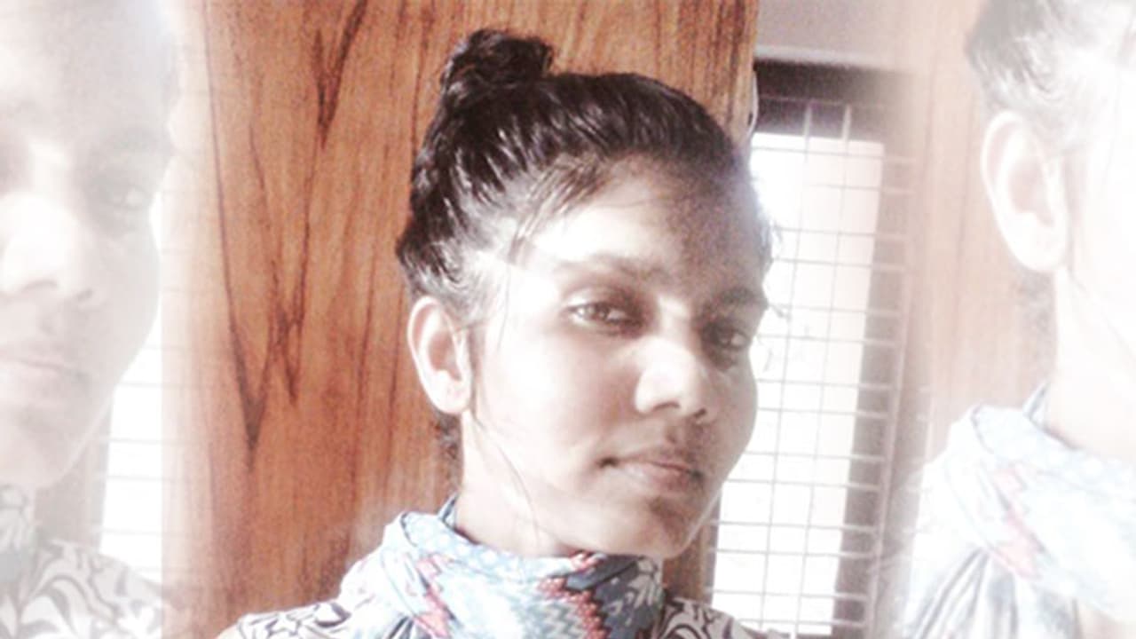 'മി റ്റൂ'വിനും അപ്പുറം ഒരു തുറന്നു പറച്ചില്; ഇത് അതിജീവിച്ചവളുടെ കഥ 'മി റ്റൂ'വിനും അപ്പുറം ഒരു തുറന്നു പറച്ചില്; ഇത് അതിജീവിച്ചവളുടെ കഥ