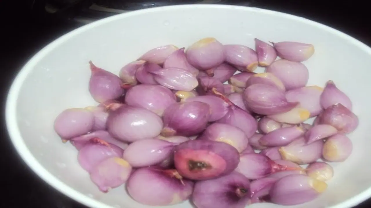 ருசிக்கு மட்டுமல்ல ஆரோக்கியத்திற்கும் சின்ன வெங்காயம் தான் பெஸ்ட்… ருசிக்கு மட்டுமல்ல ஆரோக்கியத்திற்கும் சின்ன வெங்காயம் தான் பெஸ்ட்…