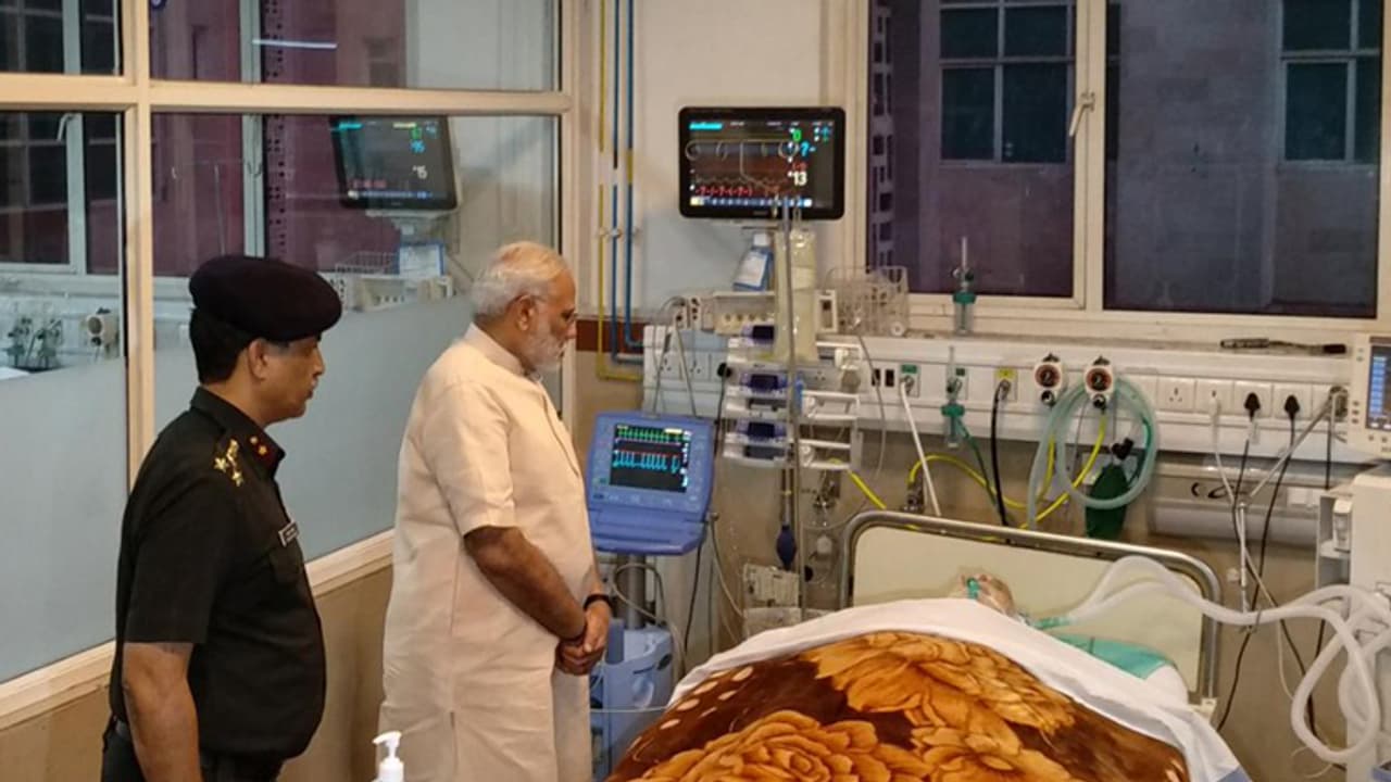 ಏರ್ ಮಾರ್ಷಲ್ ಅರ್ಜನ್ ಸಿಂಗ್ ಆರೋಗ್ಯ ಸ್ಥಿತಿ ಗಂಭೀರ; ಆಸ್ಪತ್ರೆಗೆ ಮೋದಿ ಭೇಟಿ ಏರ್ ಮಾರ್ಷಲ್ ಅರ್ಜನ್ ಸಿಂಗ್ ಆರೋಗ್ಯ ಸ್ಥಿತಿ ಗಂಭೀರ; ಆಸ್ಪತ್ರೆಗೆ ಮೋದಿ ಭೇಟಿ