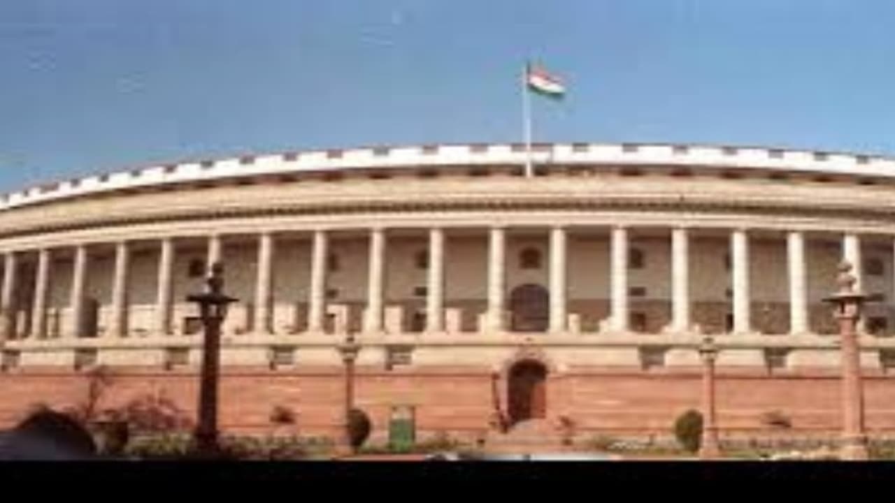 ஜனாதிபதி உரையுடன் தொடங்கியது நாடாளுமன்ற கூட்டம் ஜனாதிபதி உரையுடன் தொடங்கியது நாடாளுமன்ற கூட்டம்