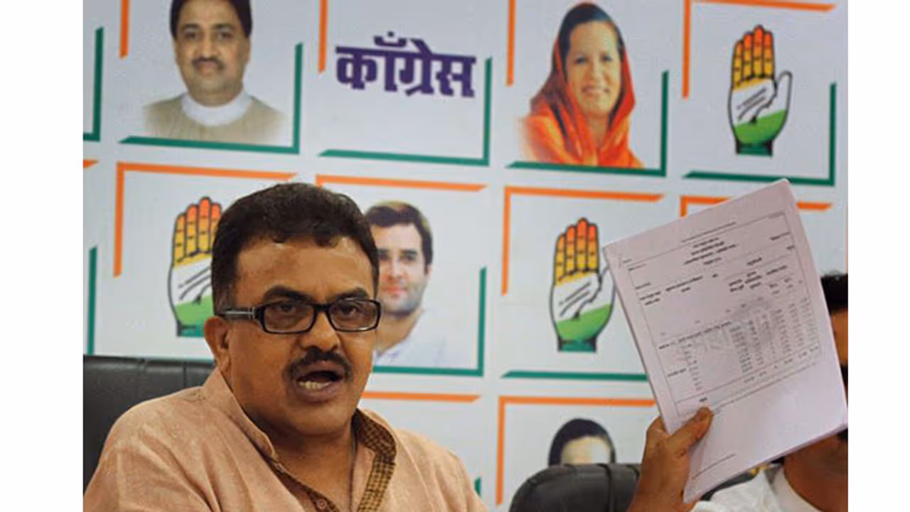 ನೋಟು ನಿಷೇಧ ಸಾವುಗಳಿಗೆ ಮೋದಿ ವಿರುದ್ಧ ಹತ್ಯೆ ಪ್ರಕರಣ ದಾಖಲಿಸಬೇಕು: ಸಂಜಯ್ ನಿರುಪಮ್ ನೋಟು ನಿಷೇಧ ಸಾವುಗಳಿಗೆ ಮೋದಿ ವಿರುದ್ಧ ಹತ್ಯೆ ಪ್ರಕರಣ ದಾಖಲಿಸಬೇಕು: ಸಂಜಯ್ ನಿರುಪಮ್