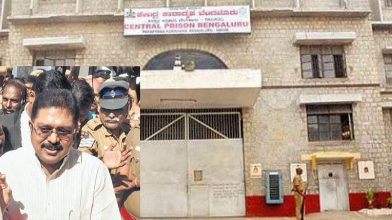 தினகரனின் வருகையால் பரபரப்பான பரப்பன அக்ரஹாரா ஆட்சியை தக்கவைக்க சசிகலாவிடம் ஆலோசனை? தினகரனின் வருகையால் பரபரப்பான பரப்பன அக்ரஹாரா ஆட்சியை தக்கவைக்க சசிகலாவிடம் ஆலோசனை?