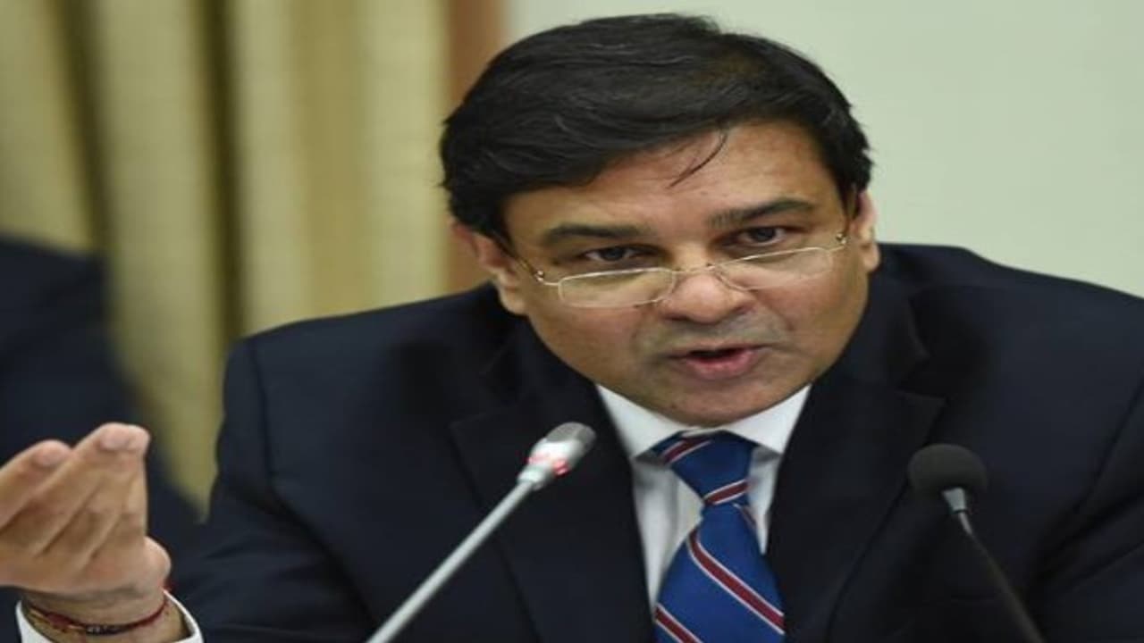 "பதவி விலகுங்கள் உர்ஜித், இல்லன்னா கொன்னுடுவோம்" ரிசர்வ் வங்கி கவர்னருக்கு கொலை மிரட்டல் "பதவி விலகுங்கள் உர்ஜித், இல்லன்னா கொன்னுடுவோம்" ரிசர்வ் வங்கி கவர்னருக்கு கொலை மிரட்டல்