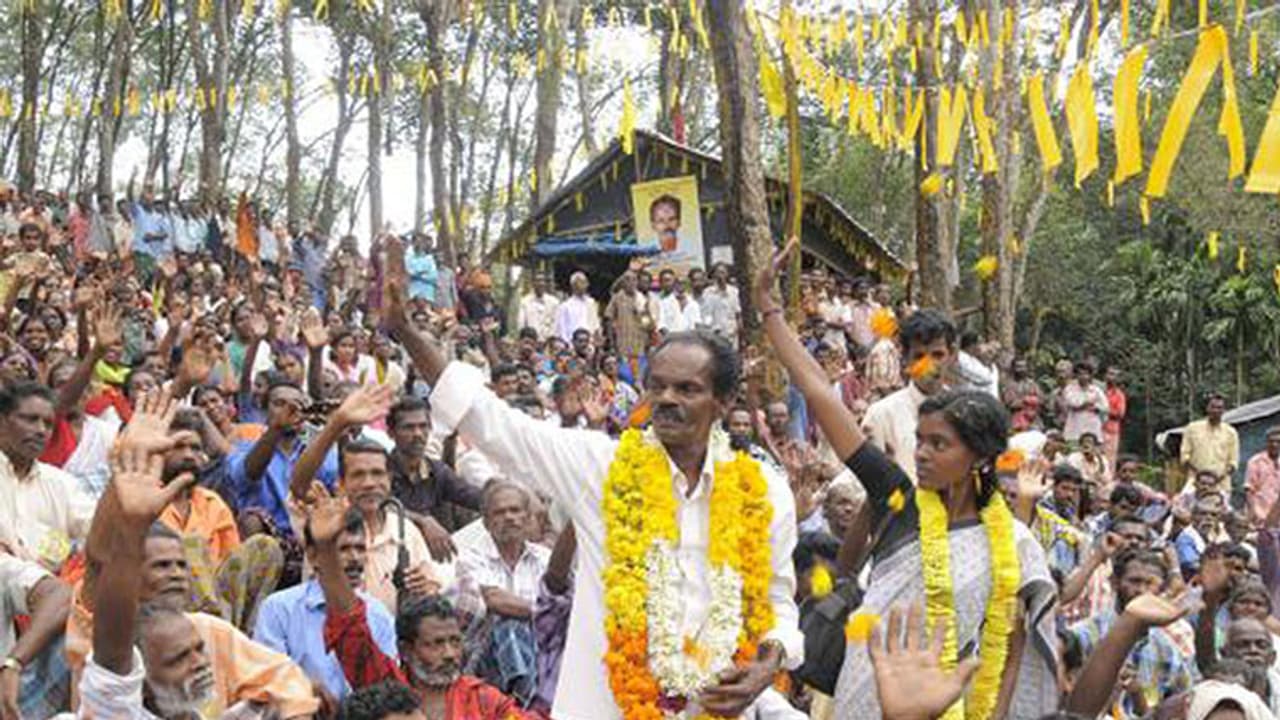 തമ്മിലടിയും ആഭ്യന്തര തര്ക്കങ്ങളും; ചെങ്ങറ സമരഭൂമി പുകയുന്നു തമ്മിലടിയും ആഭ്യന്തര തര്ക്കങ്ങളും; ചെങ്ങറ സമരഭൂമി പുകയുന്നു