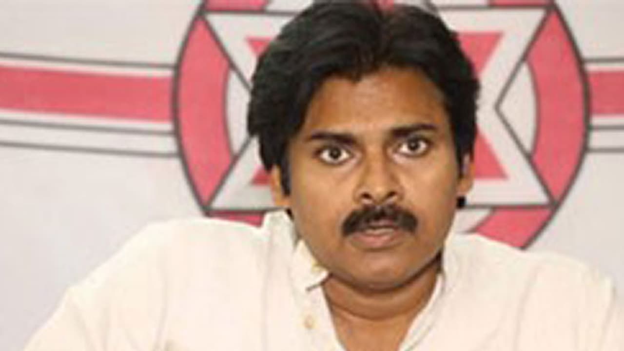 కేంద్రంపై అవిశ్వాసమా? పవన్ ను ఆటాడుకుంటున్న నెటిజన్లు కేంద్రంపై అవిశ్వాసమా? పవన్ ను ఆటాడుకుంటున్న నెటిజన్లు