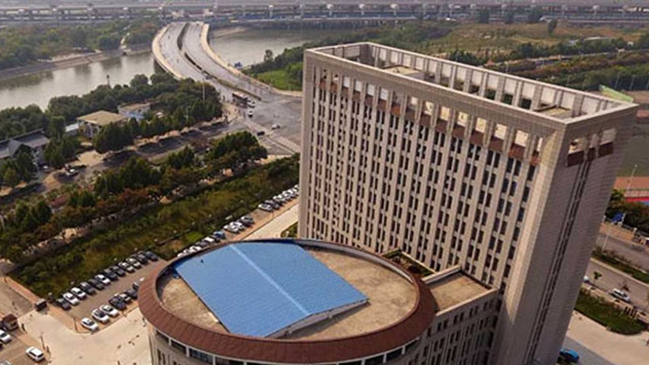 ಬೃಹತ್ ಟಾಯ್ಲೆಟ್'ನಂತೆ ಕಾಣುವ ಚೀನಾ ವಿವಿ! ಬೃಹತ್ ಟಾಯ್ಲೆಟ್'ನಂತೆ ಕಾಣುವ ಚೀನಾ ವಿವಿ!