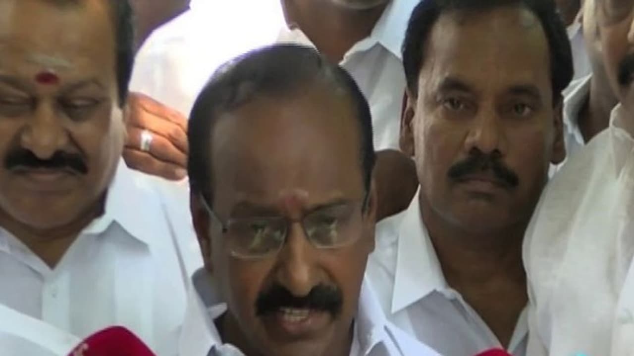 ஜஸ்ட் மிஸ்ஸான ஜக்கையன்..! எஸ்கேப்பானது எப்படி? ஜஸ்ட் மிஸ்ஸான ஜக்கையன்..! எஸ்கேப்பானது எப்படி?