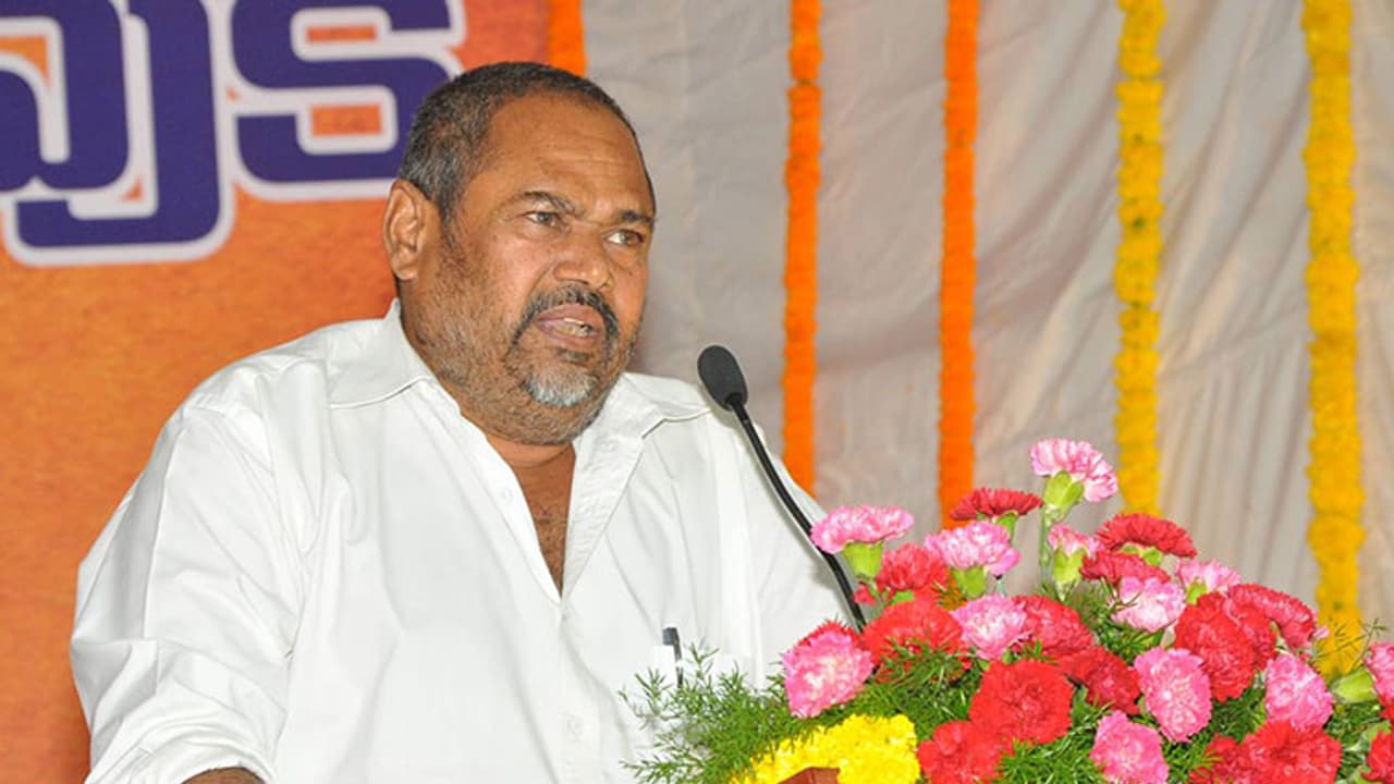 నాకెలాంటి ఆర్ధిక కష్టాలు లేవు.. అవాస్తవాలు రాయకండి : ఆర్ నారాయణ మూర్తి నాకెలాంటి ఆర్ధిక కష్టాలు లేవు.. అవాస్తవాలు రాయకండి : ఆర్ నారాయణ మూర్తి