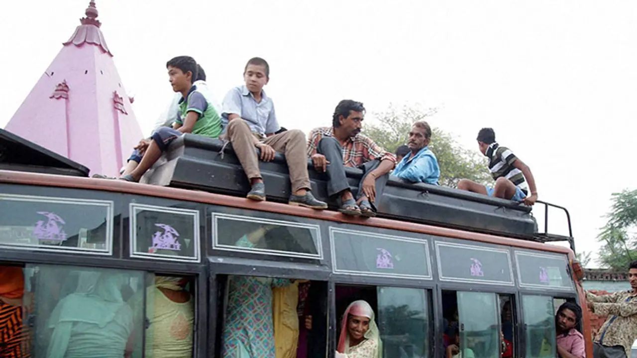10,000 villagers evacuated from border villages in Jammu 10,000 villagers evacuated from border villages in Jammu