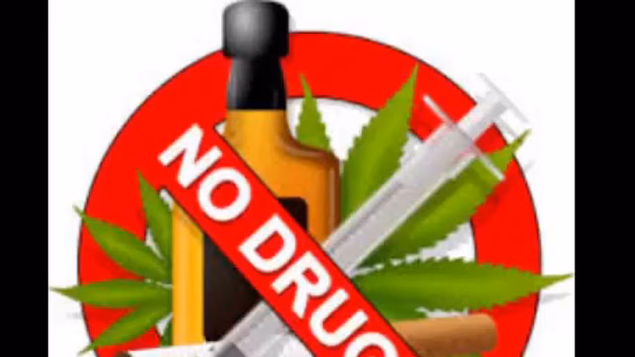 വിവാഹത്തിലും ഖബറടക്കത്തിലും സഹകരിക്കില്ല; ലഹരിക്കേസുകളിൽ വടിയെടുത്ത് മഹല്ല് കമ്മിറ്റി വിവാഹത്തിലും ഖബറടക്കത്തിലും സഹകരിക്കില്ല; ലഹരിക്കേസുകളിൽ വടിയെടുത്ത് മഹല്ല് കമ്മിറ്റി